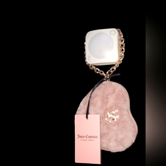 JUICY COUTURE FLUFFY HEART WRISTLET NWT - Picture 1 of 8
